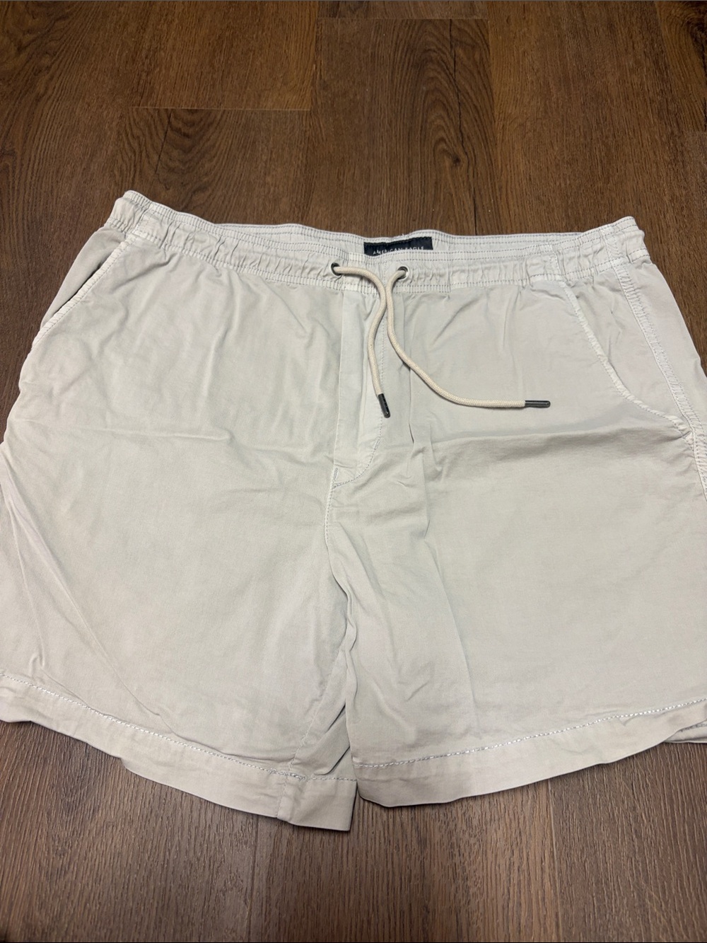 American Eagle Outfitters Light Cream Drawstring Athletic Shorts